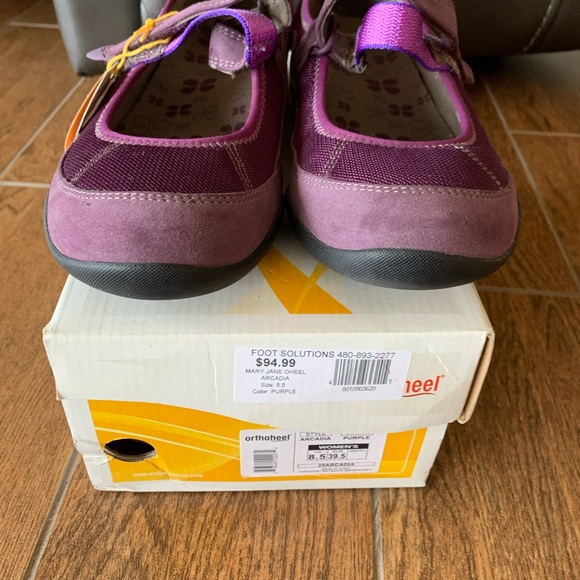 Shoes by Orthoheel sz 8.5 - Picture 4 of 4